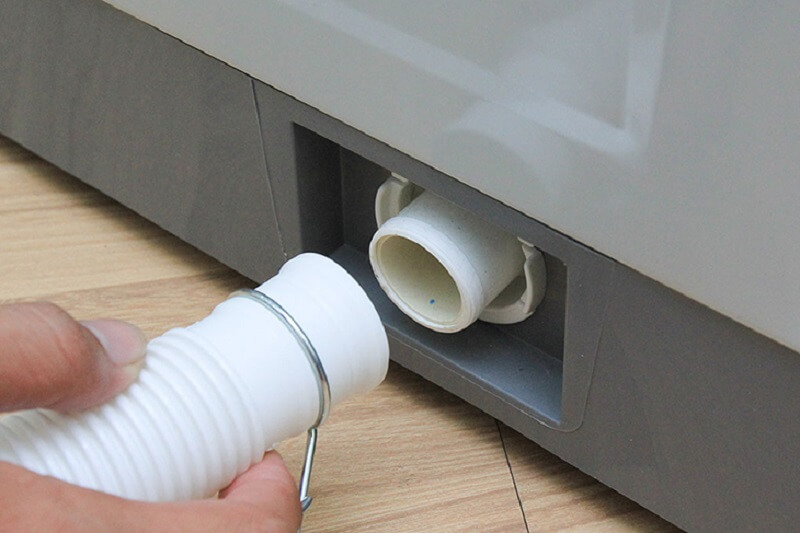 Van xả nước có sự cố nên máy giặt không thể vắt được