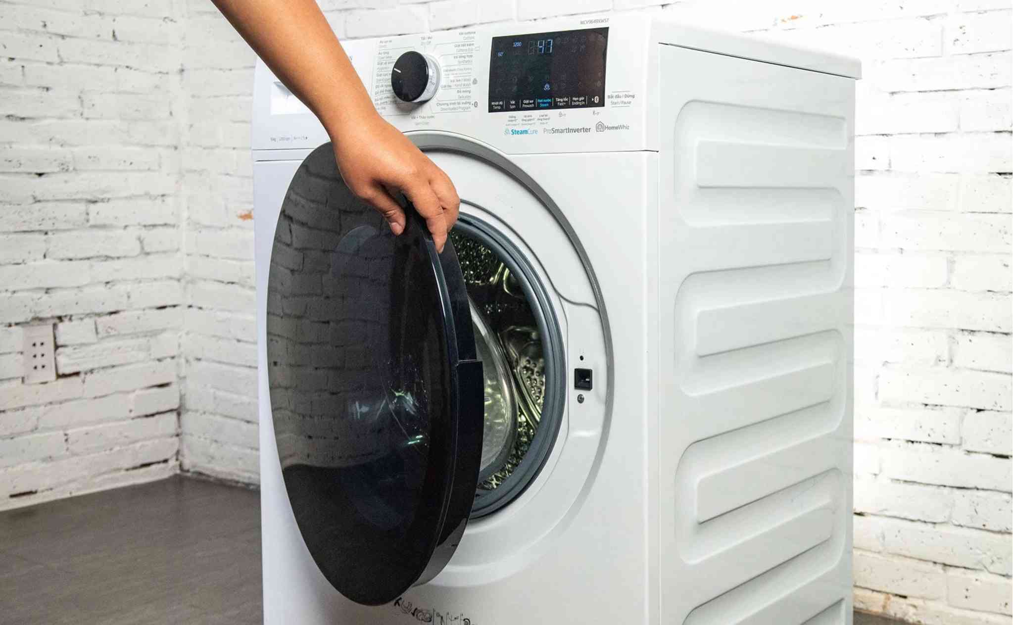 Máy giặt chỉ hoạt động khi nắp đã được đóng chặt