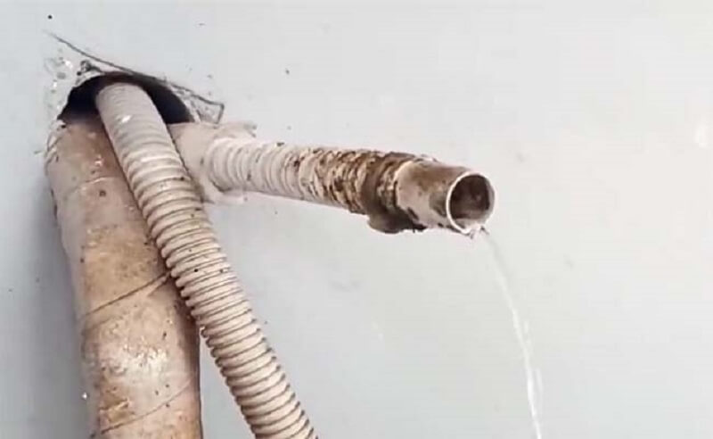 Đường ống dẫn khí gas không sạch cũng là nguyên nhân khiến máy lạnh Beko báo lỗi EC